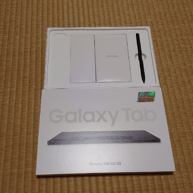 Galaxy(ギャラクシー)のGalaxy Tab s8 Cellular SM-X706B 超美品 スマホ/家電/カメラのPC/タブレット(タブレット)の商品写真