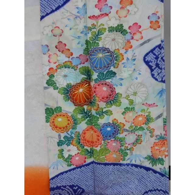 Ａお仕立て上がり正絹振袖　総絞り　青色地に花柄　金糸刺繍 レディースの水着/浴衣(振袖)の商品写真