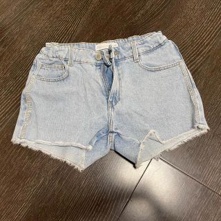 ザラキッズ(ZARA KIDS)のZARA デニムショートパンツ ⭐︎ ラインデザイン ⭐︎ 140cm (パンツ/スパッツ)