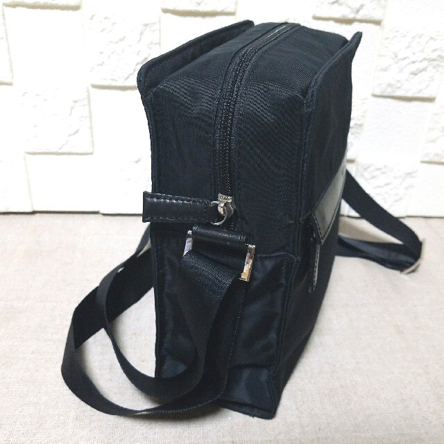 【極美品】アニエスベー ボヤージュ ショルダーバッグ ナイロン ブラック 軽量