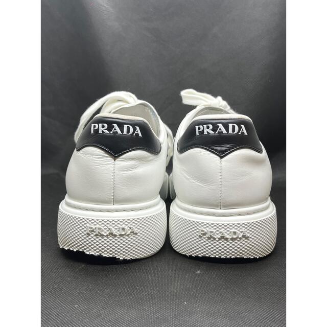 PRADA(プラダ)のPRADA  プラダ　メンズ　レザー 白黒 スニーカー 40 26cm メンズの靴/シューズ(スニーカー)の商品写真