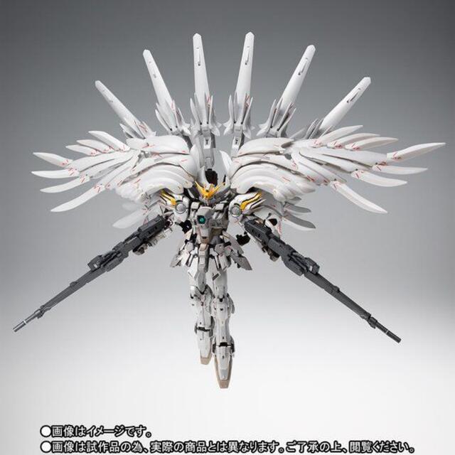 BANDAI(バンダイ)のMETAL COMPOSITE  ウイングガンダムスノーホワイトプレリュード エンタメ/ホビーのおもちゃ/ぬいぐるみ(模型/プラモデル)の商品写真