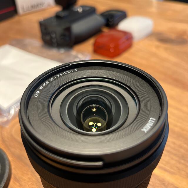 Panasonic(パナソニック)のミールモカ様　LUMIX S5 20-60mm  バッテリーグリップ他 スマホ/家電/カメラのカメラ(ミラーレス一眼)の商品写真