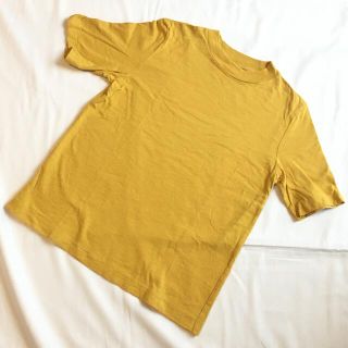 ユニクロ(UNIQLO)のUNIQLO ユニクロ 無地Tシャツ マスタードカラー　最終値下げ(Tシャツ(半袖/袖なし))