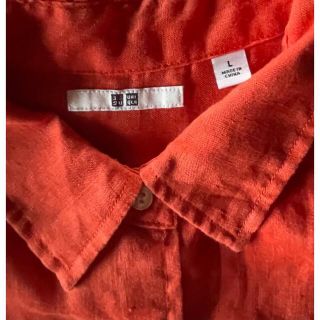 ユニクロ(UNIQLO)のプレミアムリネン　シャツ　長袖　オレンジ(シャツ/ブラウス(長袖/七分))