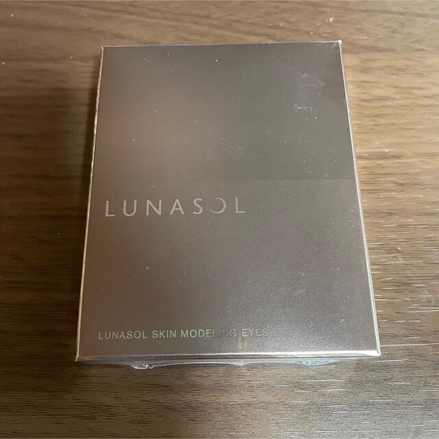 LUNASOL(ルナソル)の【未使用】ルナソル スキンモデリングアイズ 01 お値下げは考えていません☆ コスメ/美容のベースメイク/化粧品(アイシャドウ)の商品写真