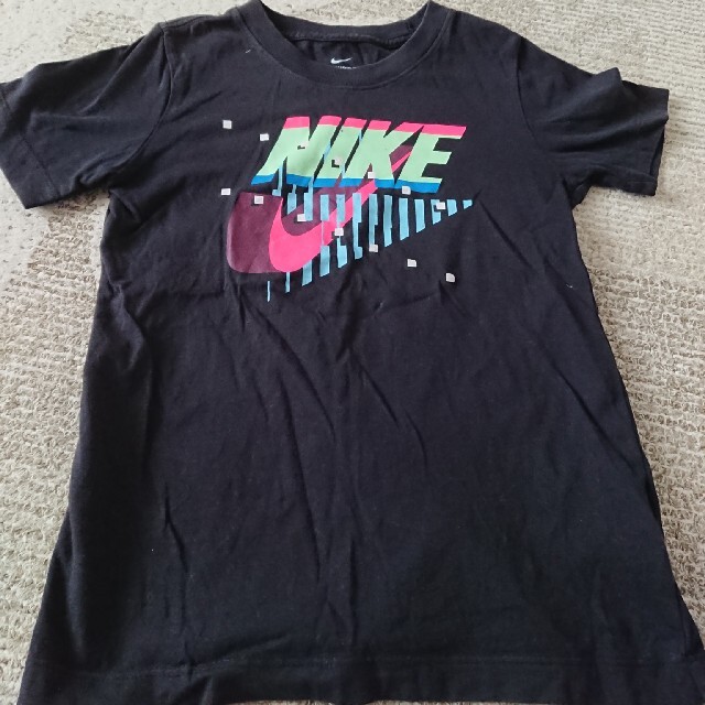 NIKE(ナイキ)のNIKE キッズTシャツ XS キッズ/ベビー/マタニティのキッズ服女の子用(90cm~)(Tシャツ/カットソー)の商品写真