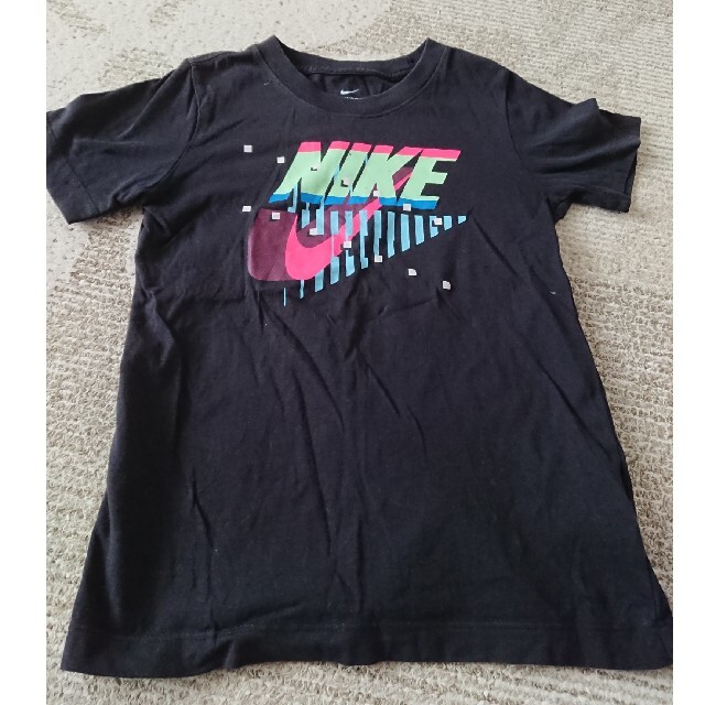 NIKE(ナイキ)のNIKE キッズTシャツ XS キッズ/ベビー/マタニティのキッズ服女の子用(90cm~)(Tシャツ/カットソー)の商品写真
