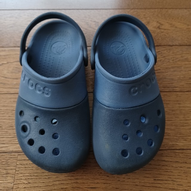 crocs(クロックス)のクロックス　サンダル　子ども　18.5㎝ キッズ/ベビー/マタニティのキッズ靴/シューズ(15cm~)(サンダル)の商品写真