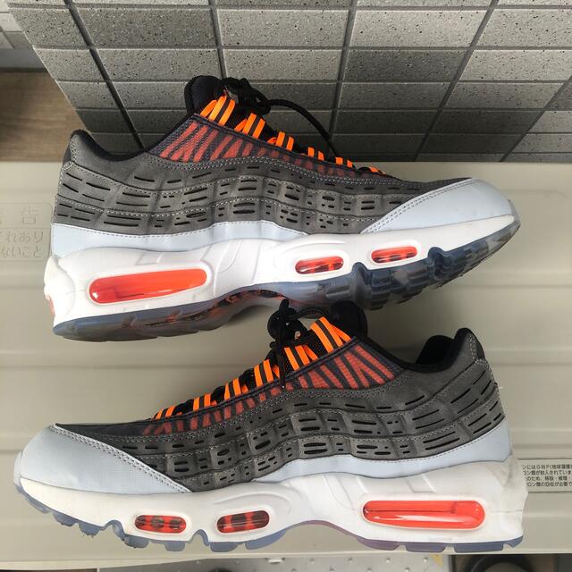 NIKE(ナイキ)のKIMJONES ×NIKEAIRMAX95BLACK/TOTAL ORANGE メンズの靴/シューズ(スニーカー)の商品写真