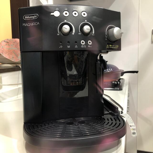 DeLonghi(デロンギ)のデロンギ全自動コーヒーマシン　EAM1000BJA 動作不良　ジャンク スマホ/家電/カメラの調理家電(エスプレッソマシン)の商品写真