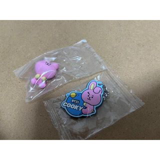 ビーティーイシビル(BT21)のBT21 BTS くら寿司　ラバーキーホルダー ハグコット COOKY(キャラクターグッズ)