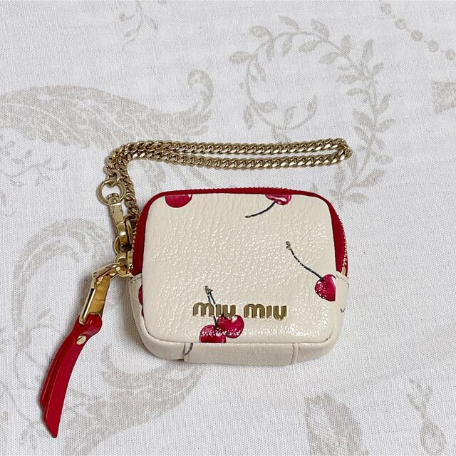 お得最安値 miumiu ポーチ / さくらんぼ ♡の通販 by ♡ shop ♡|ミュウ
