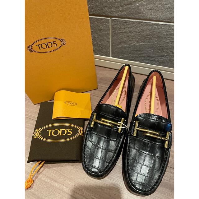 TOD'S(トッズ)のTOD'S ゴンミーニ　ドライビングシューズ レディースの靴/シューズ(ローファー/革靴)の商品写真