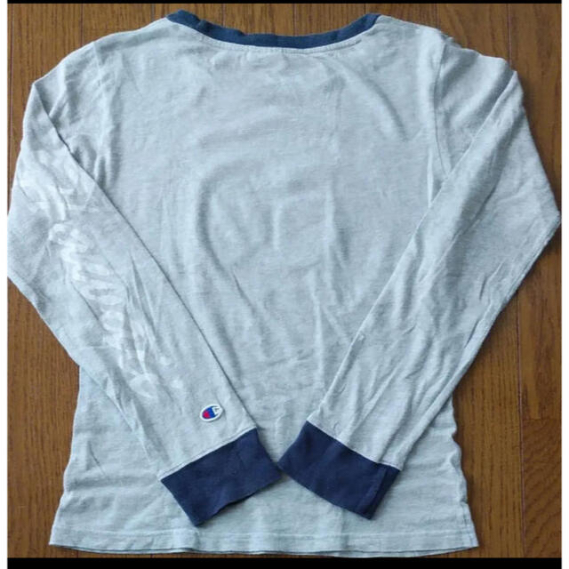 Champion(チャンピオン)のchampion 長袖ティーシャツ ロンT  レディース レディースのトップス(Tシャツ(長袖/七分))の商品写真