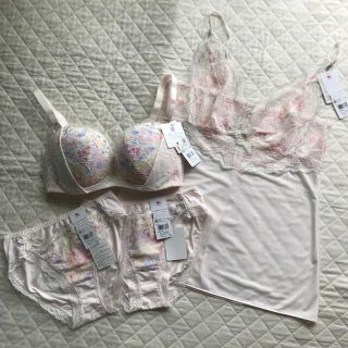 ワコール(Wacoal)のWacoal 重力に負けないBra ランジェリー4点セット(ブラ&ショーツセット)