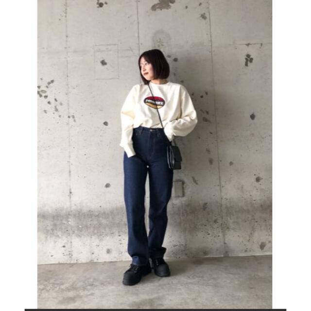 moussy(マウジー)のMOUSSY PLAIN JEANS STRAIGHT レディースのパンツ(デニム/ジーンズ)の商品写真