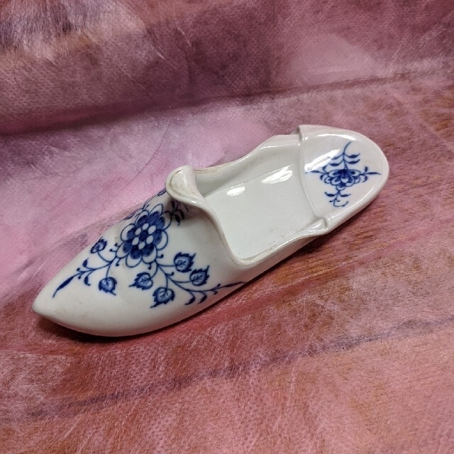 MEISSEN(マイセン)の👠双剣マーク⚔マイセンのブルーオニオンの靴型オブジェ エンタメ/ホビーの美術品/アンティーク(彫刻/オブジェ)の商品写真