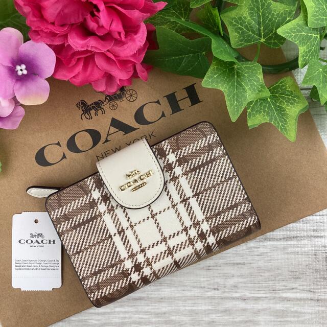 COACH(コーチ)のCOACH コーチ 財布 レディース 新品 未使用 二つ折りベージュ/チェック レディースのファッション小物(財布)の商品写真