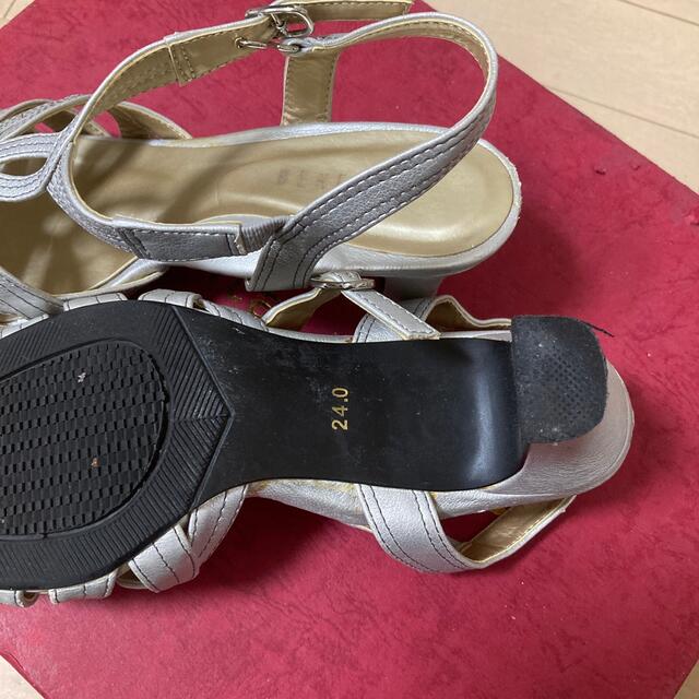 シルバー　サンダル　24.0 ベネビス レディースの靴/シューズ(サンダル)の商品写真