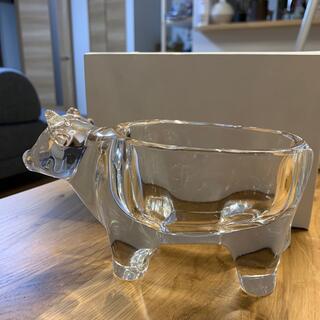 トウヨウササキガラス(東洋佐々木ガラス)のSASAKI CRYSTAL ガラスのどうぶつえん　牛(置物)