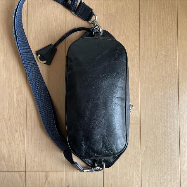 低価正規品】 aniary - アニアリ Aniary レザーボディバッグ 11-07000