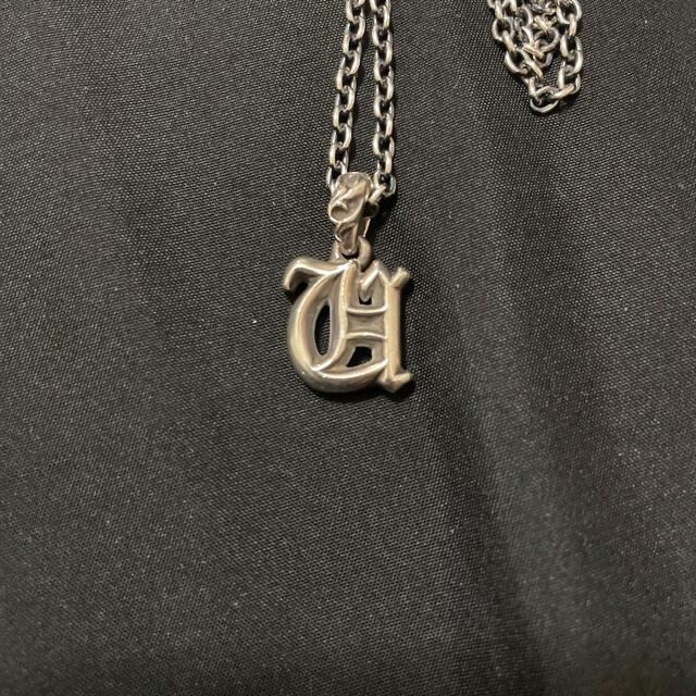 Chrome Hearts(クロムハーツ)のクロムハーツ  イニシャルチャーム　U メンズのアクセサリー(ネックレス)の商品写真