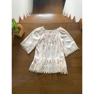 レストローズ(L'EST ROSE)の美品【 L'EST ROSE 】レストローズ　シフォンチュニック 　お花レース(チュニック)