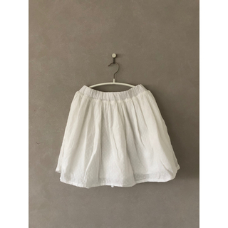 ユニクロ(UNIQLO)のユニクロ　春夏ギャザースカート  140 ホワイト　(スカート)