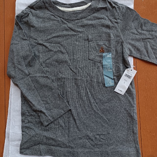 babyGAP(ベビーギャップ)の新品未使用タグ付き　GAP 長袖Tシャツ キッズ/ベビー/マタニティのキッズ服男の子用(90cm~)(Tシャツ/カットソー)の商品写真