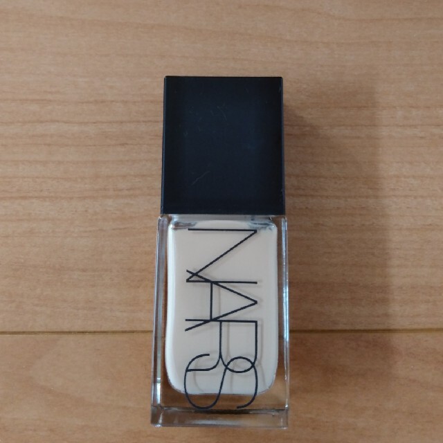 NARS(ナーズ)のNARS ライトリフティングファンデーションナーズ02176 コスメ/美容のベースメイク/化粧品(ファンデーション)の商品写真