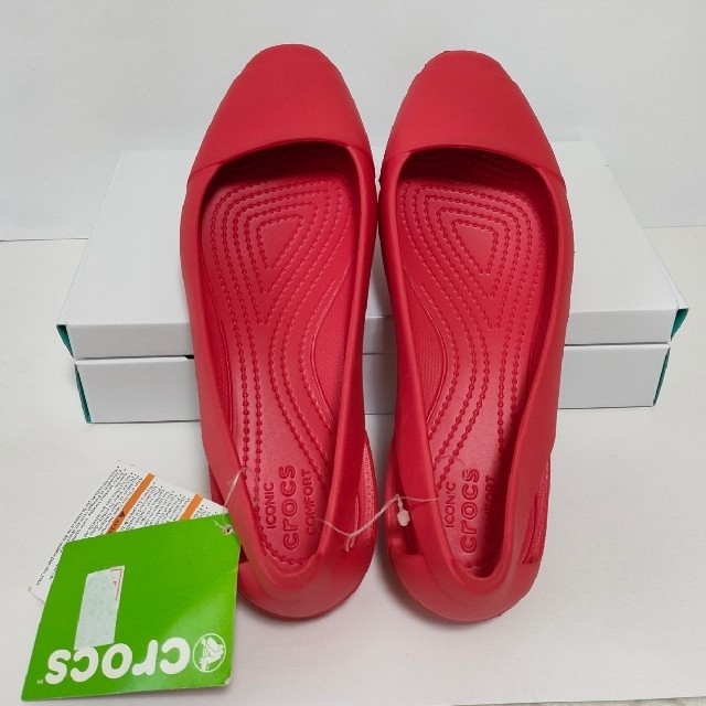 crocs(クロックス)の【未使用品】crocs　シエンナプラット　パンプス　24.0cm レディースの靴/シューズ(ハイヒール/パンプス)の商品写真