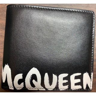 アレキサンダーマックイーン(Alexander McQueen)のAlexander McQUEEN カーフレザー(牛革) 二つ折り財布 ブラック(折り財布)