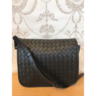 ボッテガヴェネタ(Bottega Veneta)のボッテガヴェネタ　イントレチャート　　　ショルダーバッグ斜め掛け可☆ブラック(ショルダーバッグ)