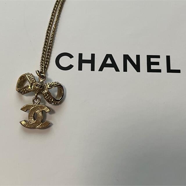 CHANEL(シャネル)のCHANEL リボン ネックレス ココマーク レディースのアクセサリー(ネックレス)の商品写真