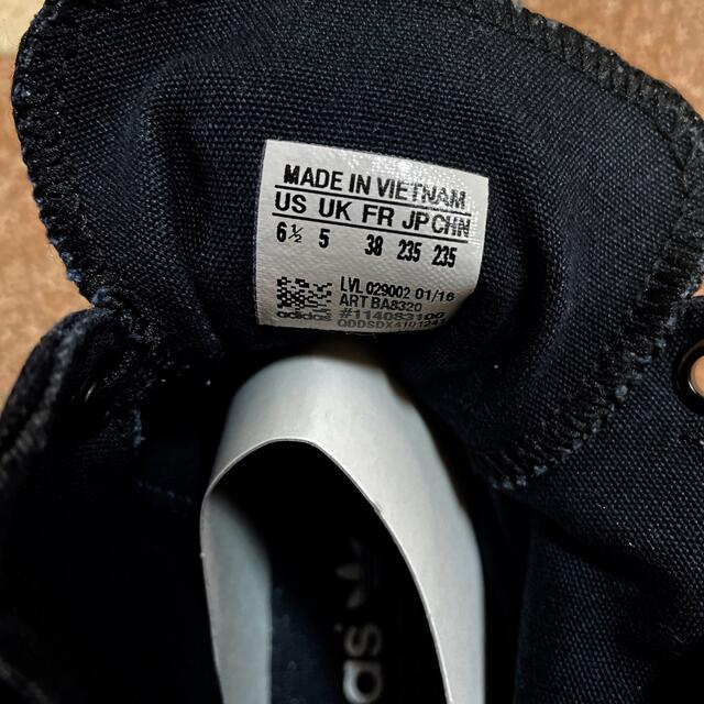 adidas(アディダス)のadidasレディースハイカットスニーカー ブラック 23.5 レディースの靴/シューズ(スニーカー)の商品写真