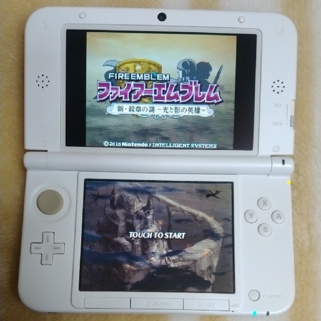 ニンテンドーDS(ニンテンドーDS)のファイアーエムブレム 新・紋章の謎 ～光と影の英雄～ DS エンタメ/ホビーのゲームソフト/ゲーム機本体(携帯用ゲームソフト)の商品写真