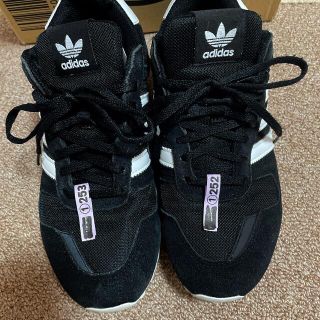 アディダス(adidas)のadidasレディーススニーカー 黒 23.5(スニーカー)