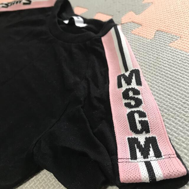 MSGM(エムエスジイエム)のUSED☆MSGM エムエスジーエムキッズ☆ロゴテープ　Tシャツ☆8A  130 キッズ/ベビー/マタニティのキッズ服女の子用(90cm~)(Tシャツ/カットソー)の商品写真