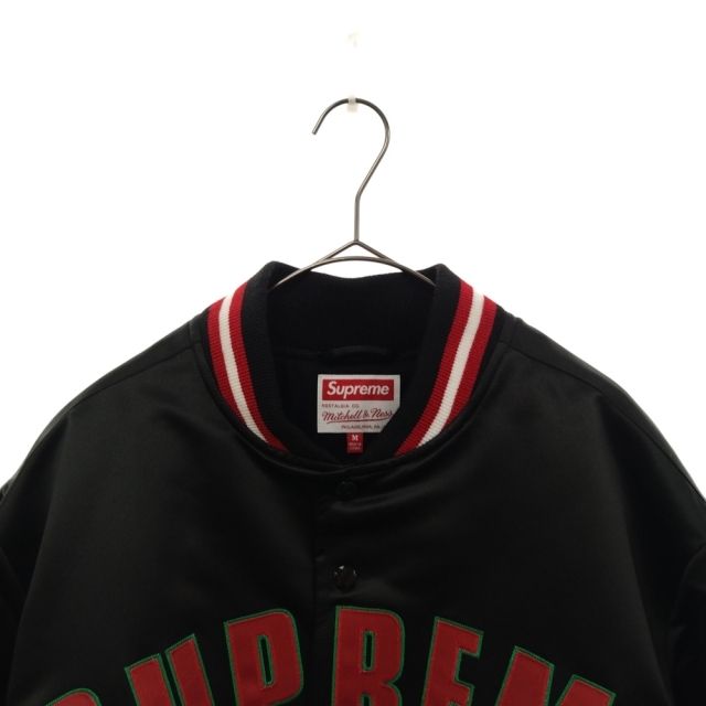 Supreme(シュプリーム)のSUPREME シュプリーム ×Mitchell & Ness ミッチェルアンドネス 21SS Satin Varsity Jacket サテンバーシティジャケット ブラック メンズのジャケット/アウター(スタジャン)の商品写真