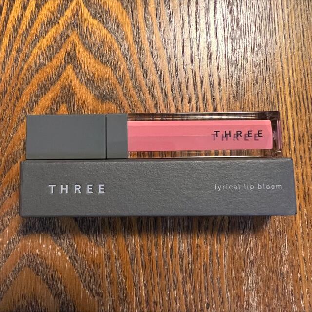 THREE(スリー)のTHREE リリカルリップブルーム　01 コスメ/美容のベースメイク/化粧品(リップグロス)の商品写真