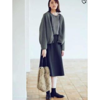 ユニクロ(UNIQLO)の新品　ユニクロ　ジャージーフレアスカート　ブラック(ひざ丈スカート)