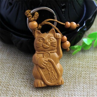 木彫り　彫刻　可愛い招き猫　キーホルダー　オブジェ　根付　置物 4.5cm木材(彫刻/オブジェ)