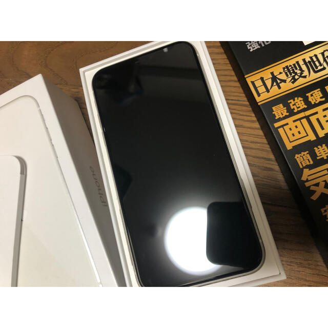 iPhone(アイフォーン)のiPhone11 64GB ホワイト SIMフリー　利用制限◯ スマホ/家電/カメラのスマートフォン/携帯電話(スマートフォン本体)の商品写真