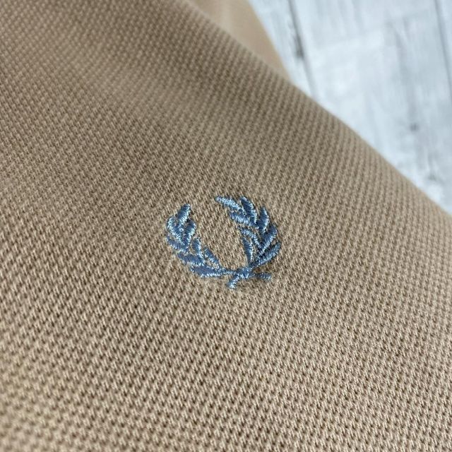 FRED PERRY(フレッドペリー)の【大人気カラー☆定番デザイン】フレッドペリー ポロシャツワンポイント刺繍ロゴ メンズのトップス(Tシャツ/カットソー(半袖/袖なし))の商品写真