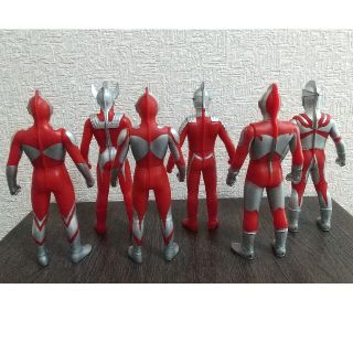 ウルトラマン ソフビ ウルトラ6兄弟セットの通販 by タケコ|ラクマ