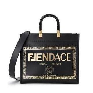 FENDI - 【新作】FENDACE フェンダーチェ ミディアム ブラックレザー ショッパー