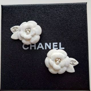 シャネル(CHANEL)のカメリア　イヤリング(イヤリング)