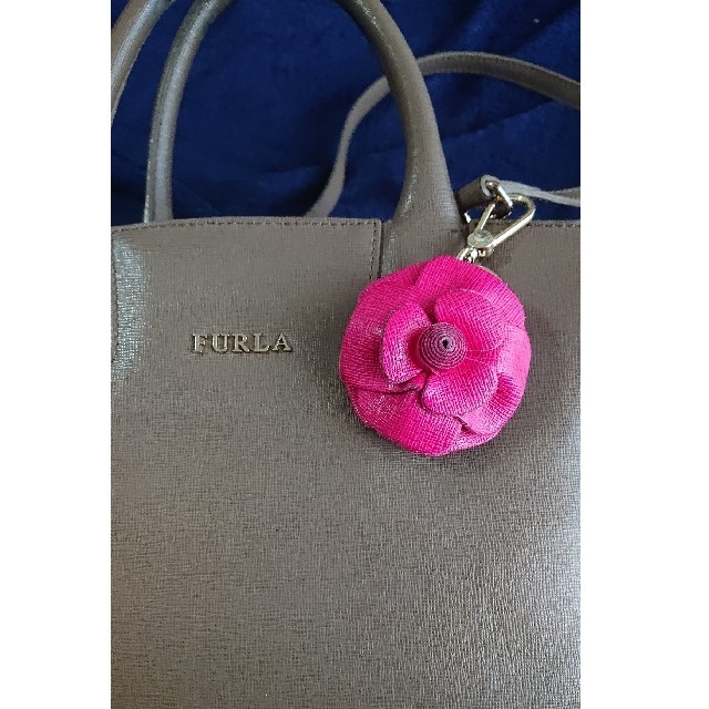 Furla(フルラ)の！専用！フルラ FURLAフラワー バッグチャーム キーリング レザー ピンク レディースのアクセサリー(チャーム)の商品写真