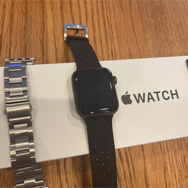 Apple Watch SE GPSモデル 40mmスペースグレイアルミニウム… ラウンド